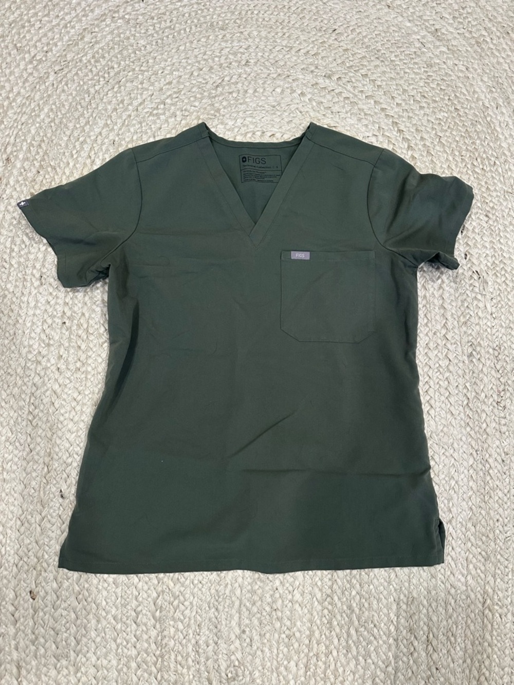 FIGS Moss V-Neck Scrub Top